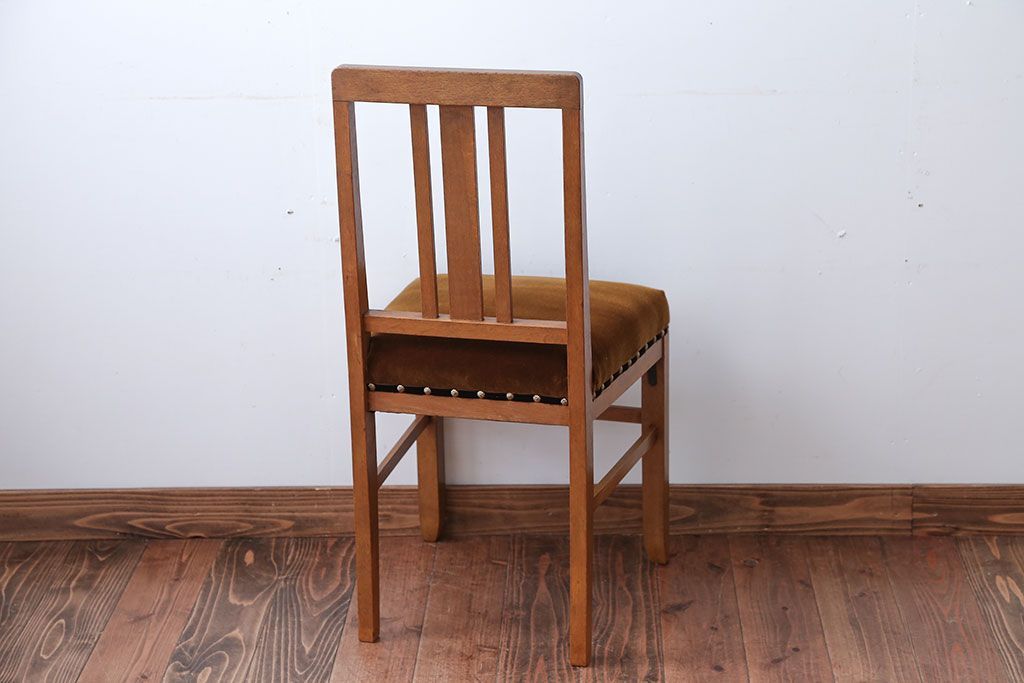 レトロ家具　昭和レトロ　ナチュラルな古い木製のアンティークチェア