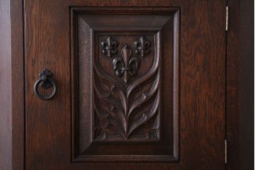 中古　美品!永田良介商店製の優美で高級なコーナーキャビネット(定価約42万円)