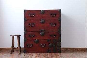 アンティーク家具　古民具・骨董　シンプルな丸金具の重ね衣装箪笥