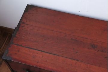 アンティーク家具　古民具・骨董　シンプルな丸金具の重ね衣装箪笥