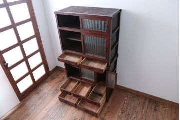 アンティーク家具　古民具・骨董　前面欅材のアンティーク重ね食器棚