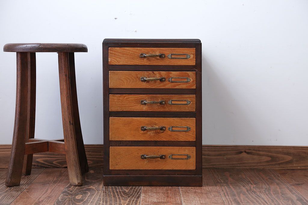 レトロ家具　アンティーク　ネームプレート付き!レトロな小引き出し