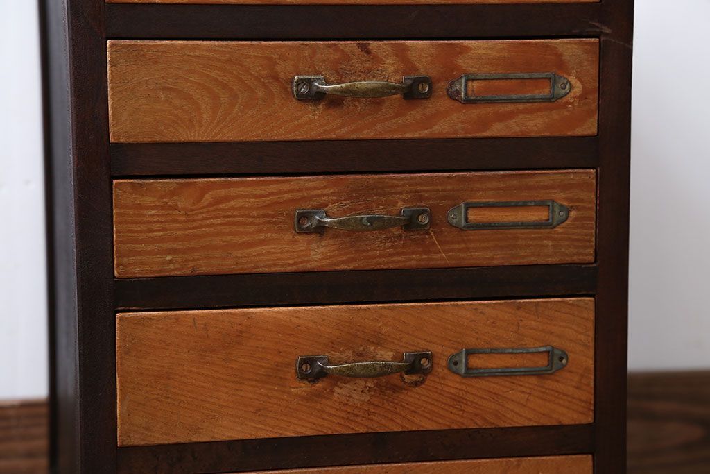 レトロ家具　アンティーク　ネームプレート付き!レトロな小引き出し