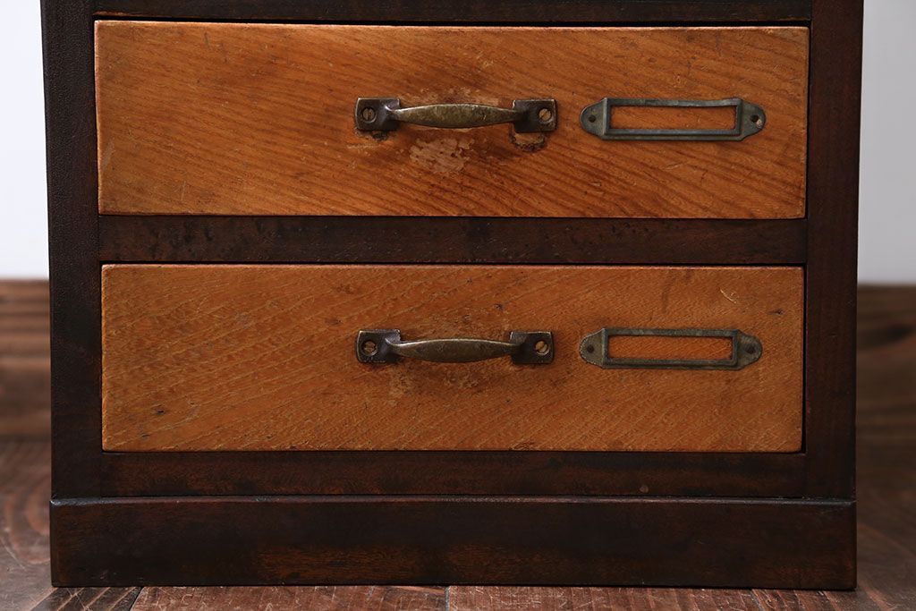 レトロ家具　アンティーク　ネームプレート付き!レトロな小引き出し