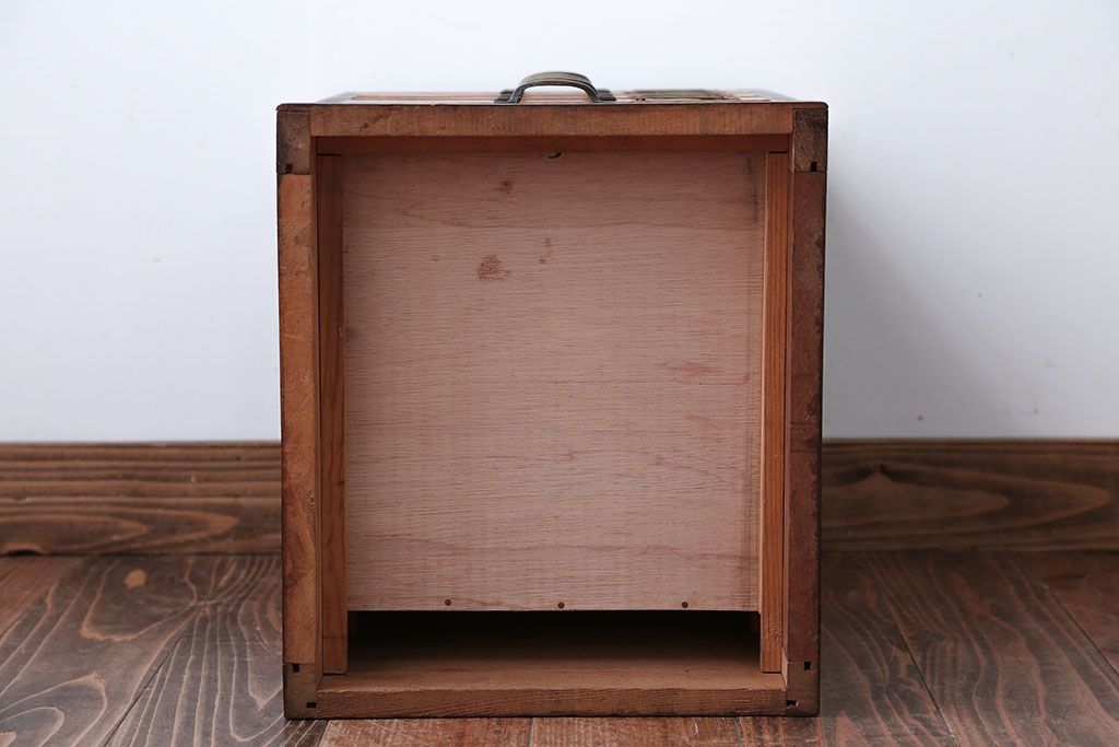 レトロ家具　アンティーク　ネームプレート付き!レトロな小引き出し