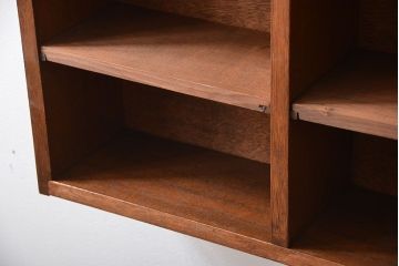 アンティーク家具　アンティーク　シンプルでナチュラルな縦型の壁掛けマス目飾り棚(1)