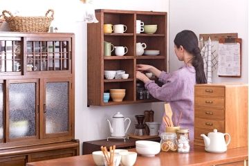 アンティーク家具　アンティーク　シンプルでナチュラルな縦型の壁掛けマス目飾り棚(2)