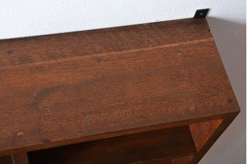 アンティーク家具　アンティーク　シンプルでナチュラルな縦型の壁掛けマス目飾り棚(2)