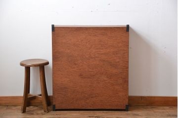 アンティーク家具　アンティーク　シンプルでナチュラルな縦型の壁掛けマス目飾り棚(2)