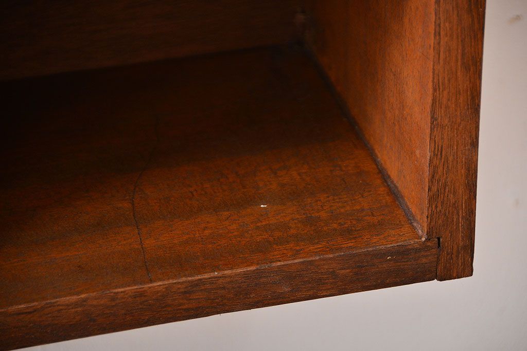 アンティーク家具　アンティーク　シンプルでナチュラルな縦型の壁掛けマス目飾り棚(3)