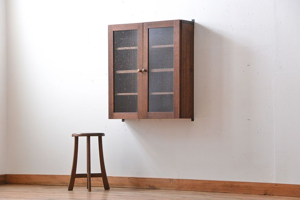 アンティーク家具　アンティーク　気泡ガラス入り!シンプルでナチュラルな縦型の壁掛け戸棚(2)