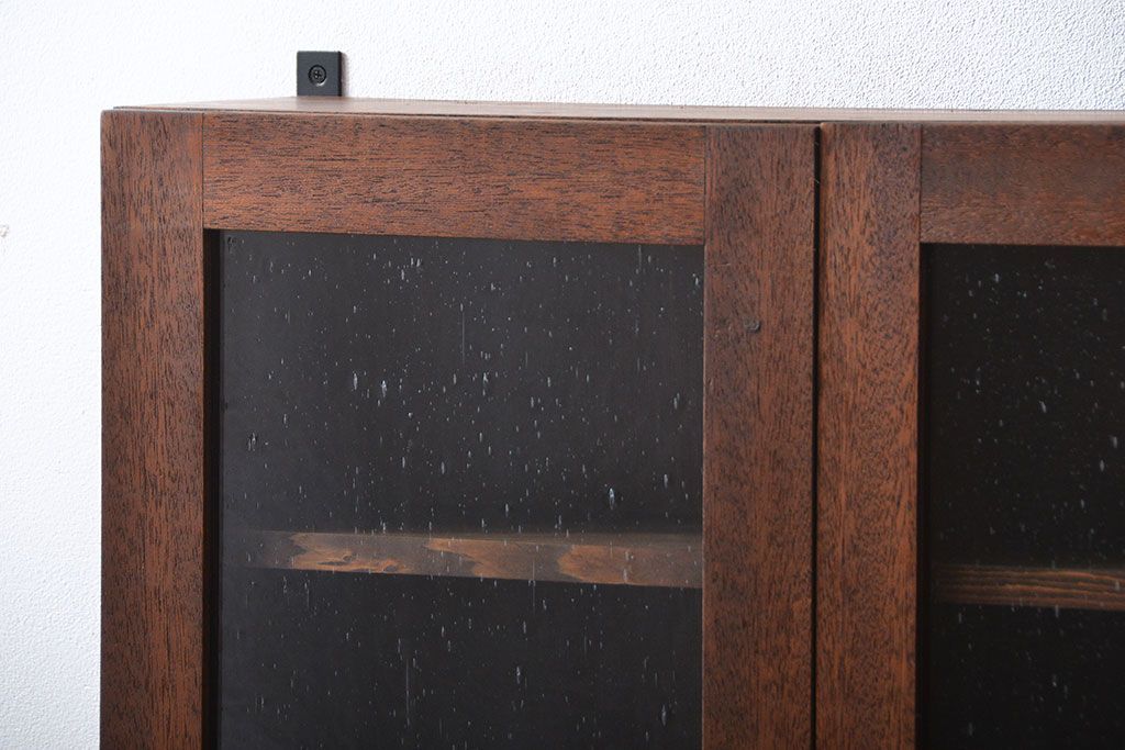 アンティーク家具　アンティーク　気泡ガラス入り!シンプルでナチュラルな縦型の壁掛け戸棚(2)