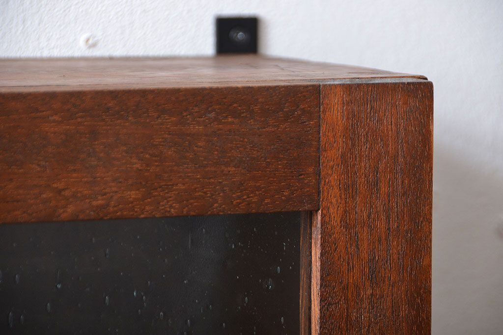 アンティーク家具　アンティーク　気泡ガラス入り!シンプルでナチュラルな縦型の壁掛け戸棚(2)