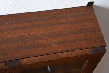 アンティーク家具　アンティーク　気泡ガラス入り!シンプルでナチュラルな縦型の壁掛け戸棚(1)