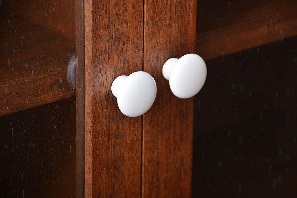 アンティーク家具　アンティーク　気泡ガラス入り!シンプルでナチュラルな縦型の壁掛け戸棚(1)