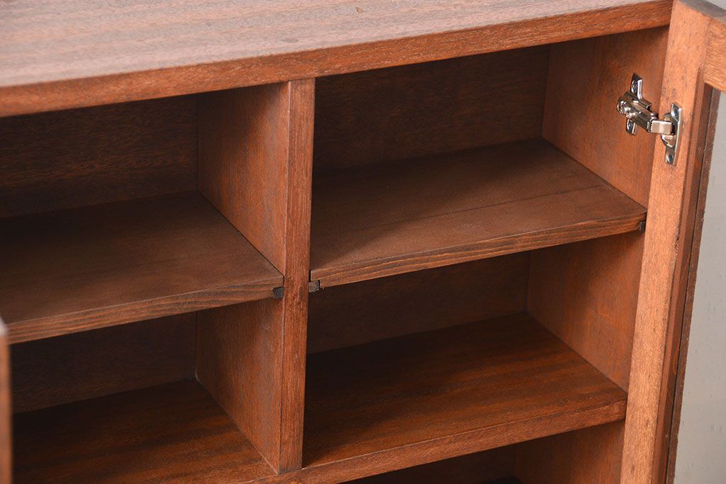 アンティーク家具　アンティーク　気泡ガラス入り!シンプルでナチュラルな縦型の壁掛け戸棚(1)