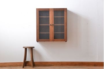 アンティーク家具　アンティーク　気泡ガラス入り!シンプルでナチュラルな縦型の壁掛け戸棚(3)