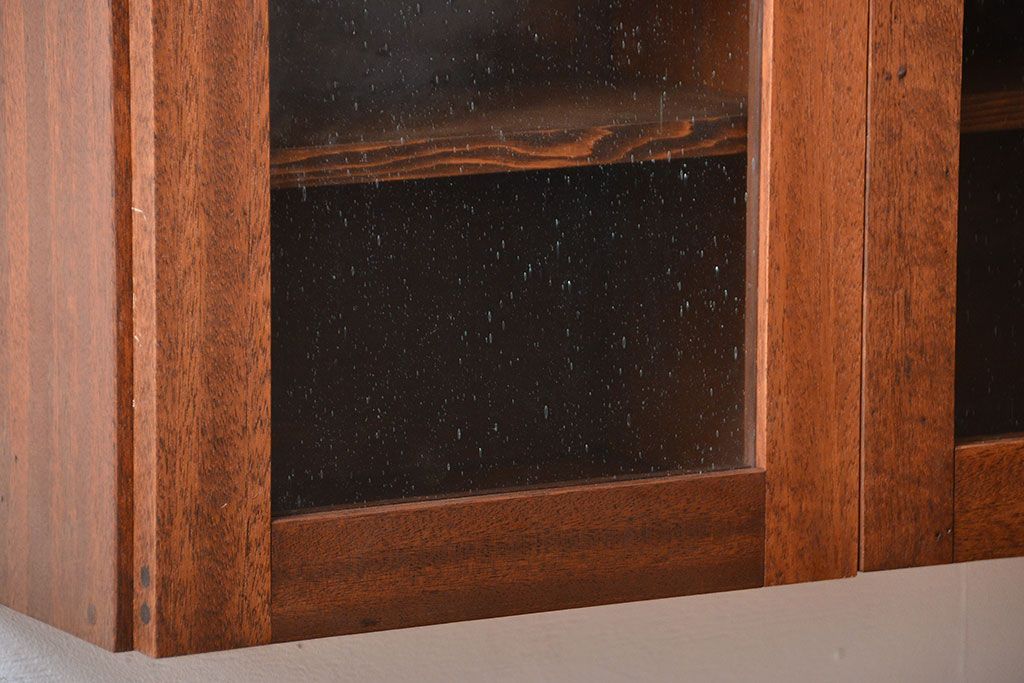 アンティーク家具　アンティーク　気泡ガラス入り!シンプルでナチュラルな縦型の壁掛け戸棚(3)