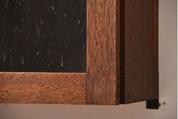 アンティーク家具　アンティーク　気泡ガラス入り!シンプルでナチュラルな縦型の壁掛け戸棚(3)