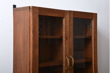 アンティーク家具　アンティーク　シンプルでナチュラルな縦型の壁掛け戸棚(1)