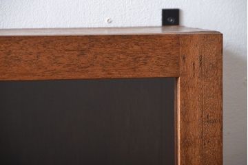 アンティーク家具　アンティーク　シンプルでナチュラルな縦型の壁掛け戸棚(1)