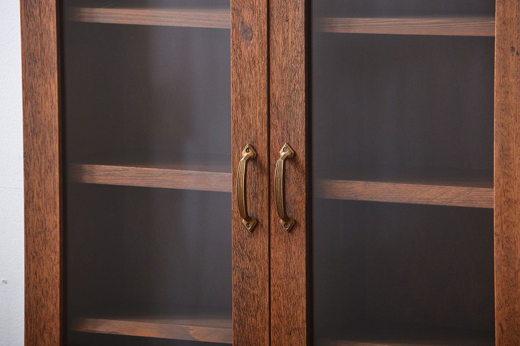 アンティーク家具　アンティーク　シンプルでナチュラルな縦型の壁掛け戸棚(1)