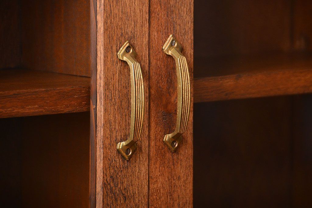 アンティーク家具　アンティーク　シンプルでナチュラルな縦型の壁掛け戸棚(1)