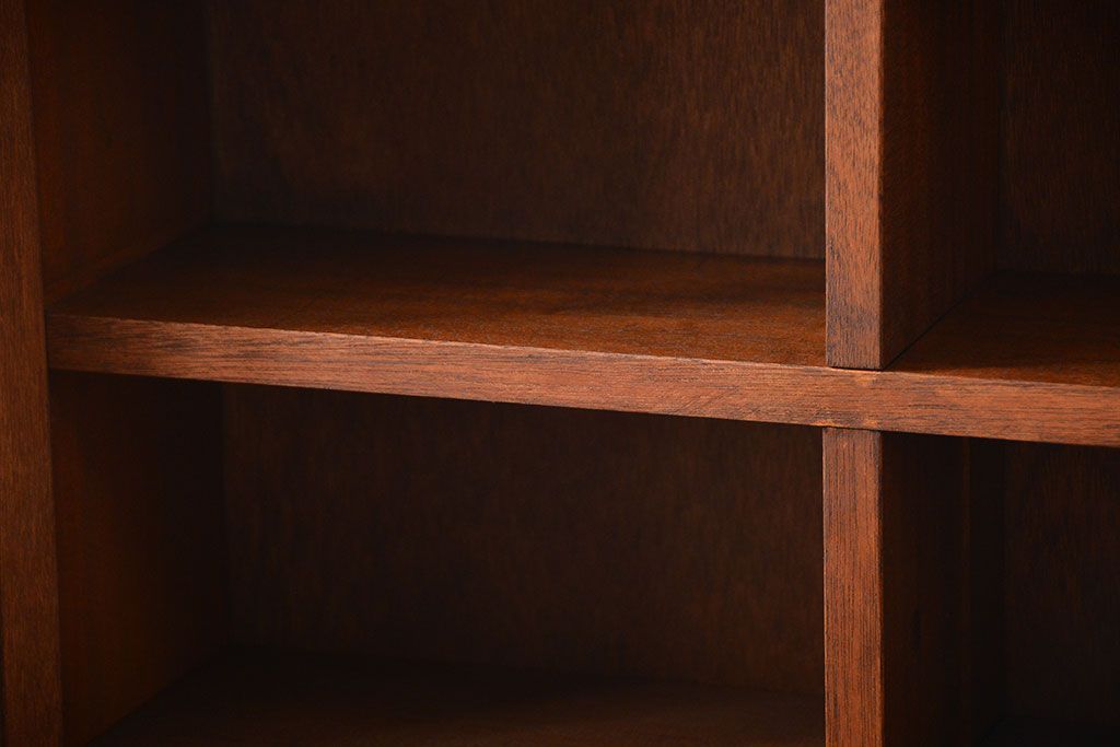 アンティーク家具　アンティーク　シンプルでナチュラルな縦型の壁掛け戸棚(1)