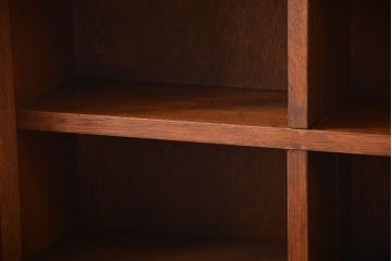 アンティーク家具　アンティーク　シンプルでナチュラルな縦型の壁掛け戸棚(1)