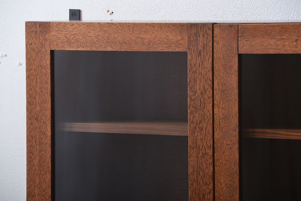 アンティーク家具　アンティーク　シンプルでナチュラルな縦型の壁掛け戸棚(2)