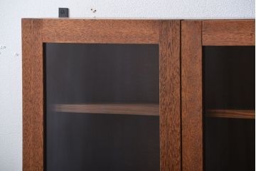 アンティーク家具　アンティーク　シンプルでナチュラルな縦型の壁掛け戸棚(2)