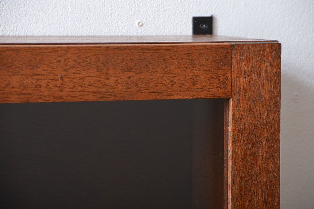 アンティーク家具　アンティーク　シンプルでナチュラルな縦型の壁掛け戸棚(2)