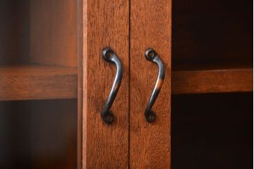 アンティーク家具　アンティーク　シンプルでナチュラルな縦型の壁掛け戸棚(2)