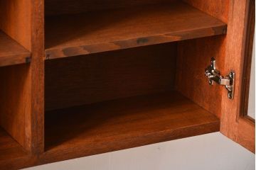 アンティーク家具　アンティーク　シンプルでナチュラルな縦型の壁掛け戸棚(2)