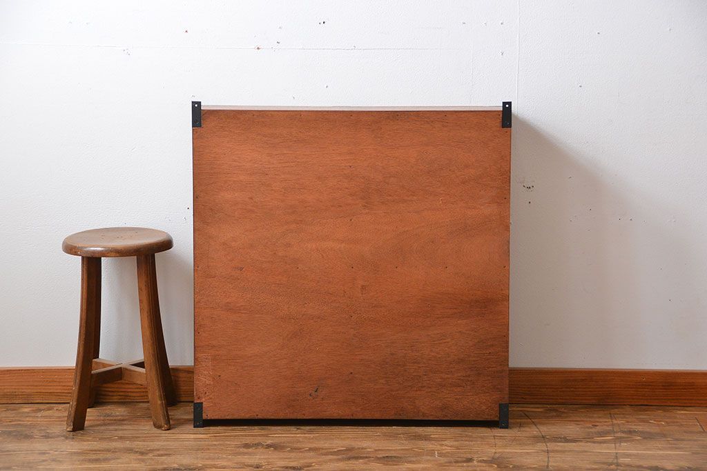 アンティーク家具　アンティーク　シンプルでナチュラルな縦型の壁掛け戸棚(2)