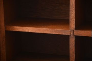 アンティーク家具　アンティーク　モールガラス入り!シンプルでナチュラルな縦型の壁掛け戸棚