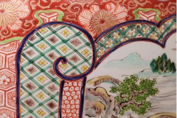アンティーク雑貨　古民具・骨董　明治〜大正時代　古い色絵火鉢 (窓絵・十錦手)
