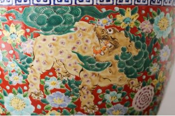 アンティーク雑貨　古民具・骨董　獅子の図　色絵火鉢 (十錦手)