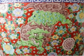 アンティーク雑貨　古民具・骨董　獅子の図　色絵火鉢 (十錦手)