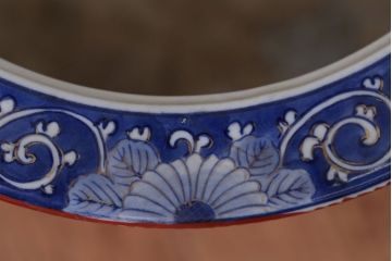 アンティーク雑貨　古民具・骨董　古い色絵火鉢 (手焙り、十錦手)