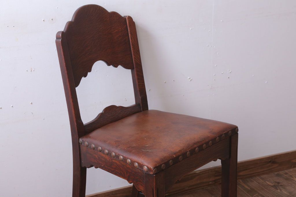 アンティーク家具　フランスアンティーク　本革座面のかわいいダイニングチェア(1)
