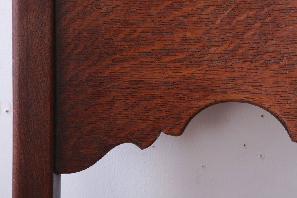 アンティーク家具　フランスアンティーク　本革座面のかわいいダイニングチェア(1)