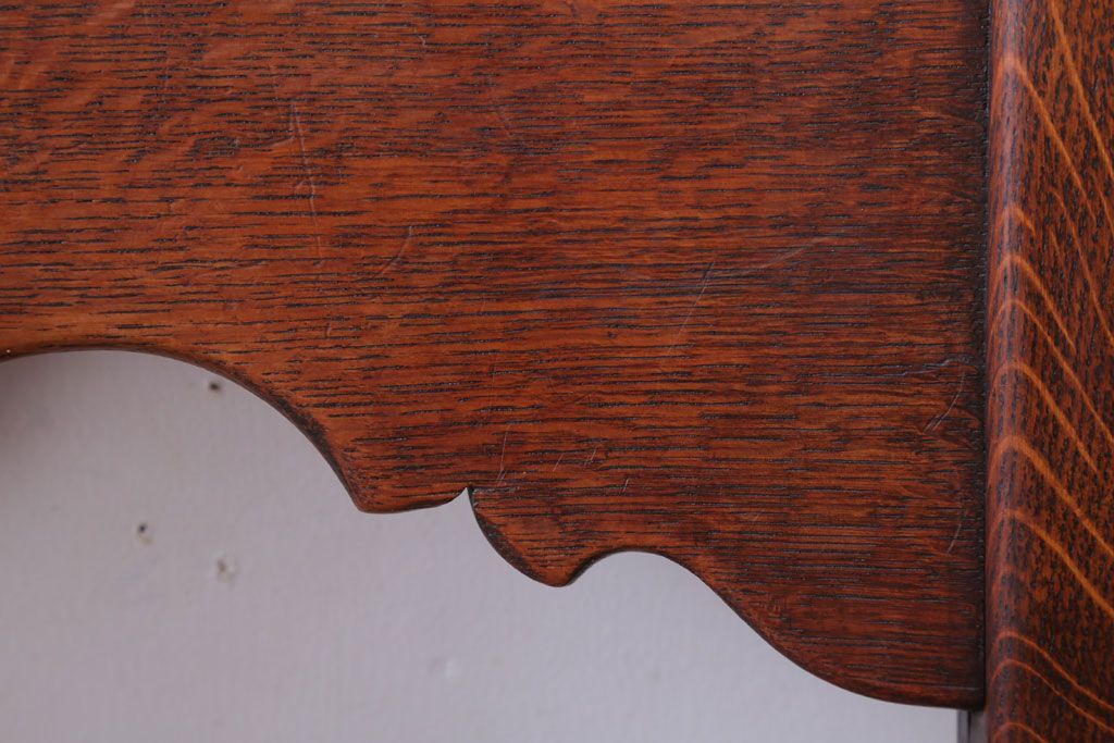 アンティーク家具　フランスアンティーク　本革座面のかわいいダイニングチェア(1)