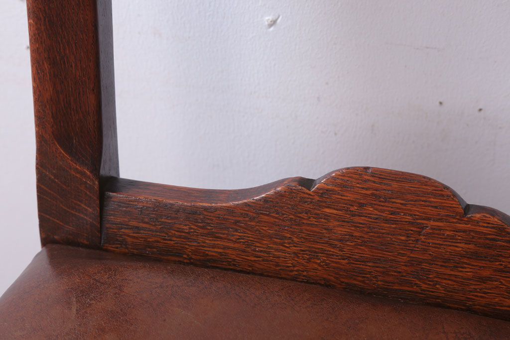 アンティーク家具　フランスアンティーク　本革座面のかわいいダイニングチェア(1)