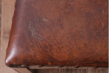 アンティーク家具　フランスアンティーク　本革座面のかわいいダイニングチェア(1)