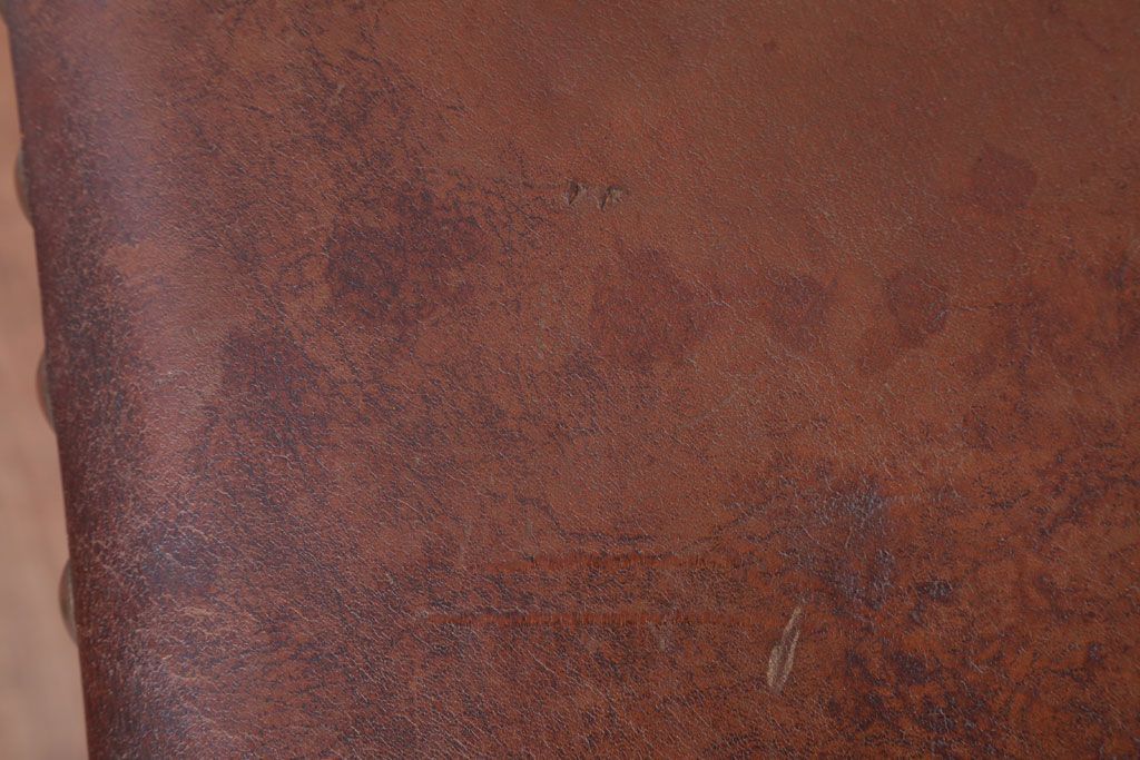 アンティーク家具　フランスアンティーク　本革座面のかわいいダイニングチェア(1)