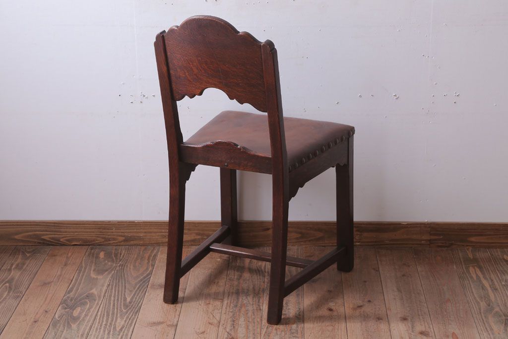 アンティーク家具　フランスアンティーク　本革座面のかわいいダイニングチェア(1)