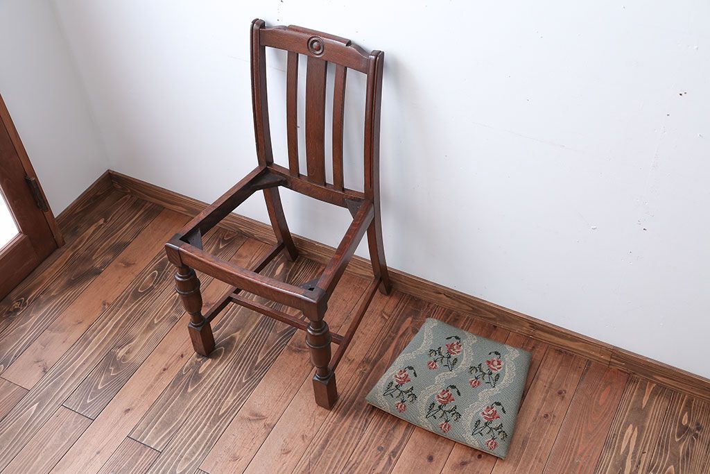 アンティーク家具　フランスアンティーク　オーク材!ゴブラン織り座面のおしゃれなダイニングチェア(2)