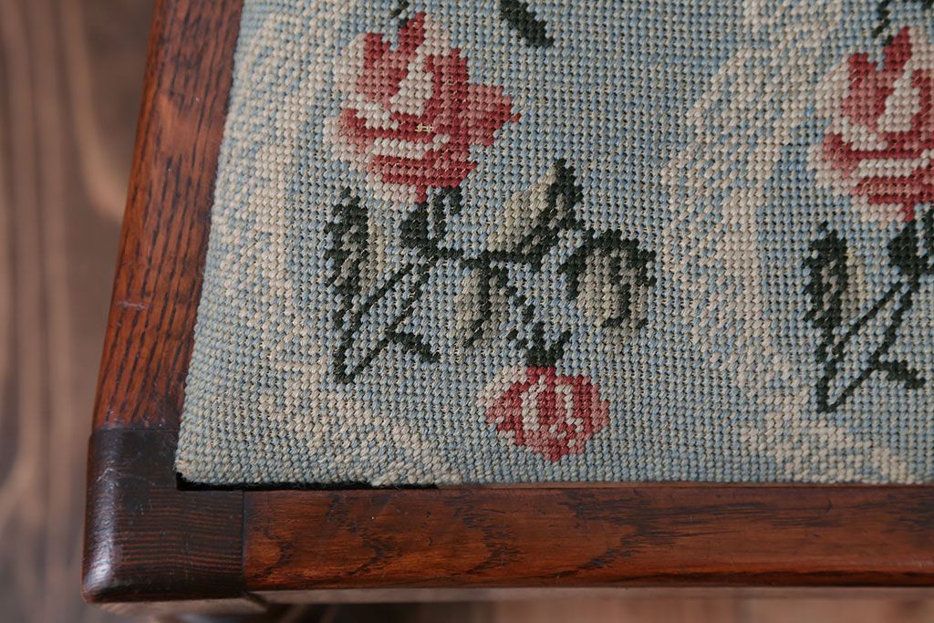 アンティーク家具　フランスアンティーク　オーク材!ゴブラン織り座面のおしゃれなダイニングチェア(2)