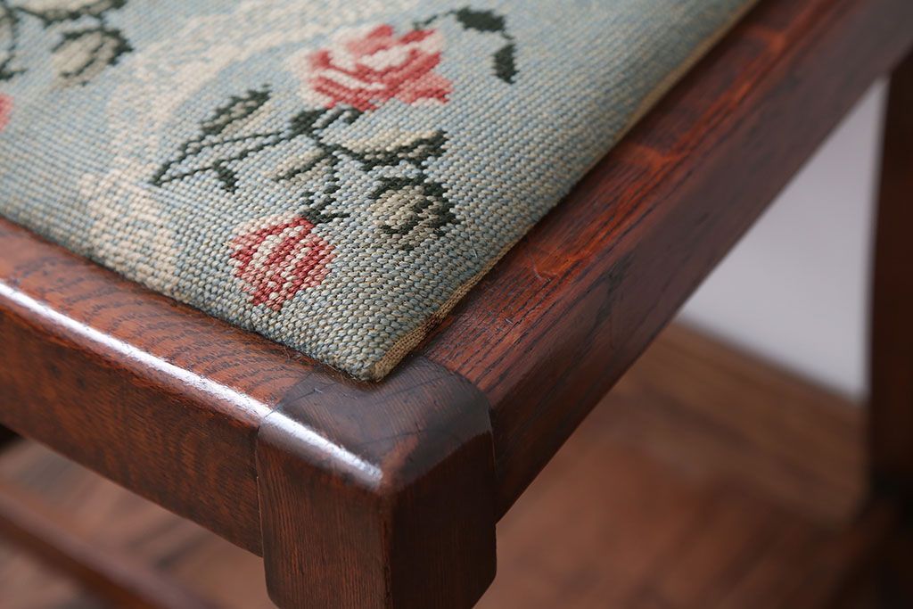 アンティーク家具　フランスアンティーク　オーク材!ゴブラン織り座面のおしゃれなダイニングチェア(2)